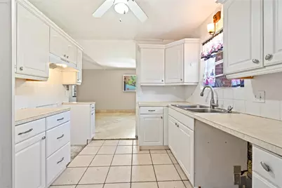 4811 25th Street, Dickinson, TX 77539 - Photo 12