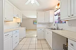 4811 25th St, Dickinson, TX 77539 - Photo 12