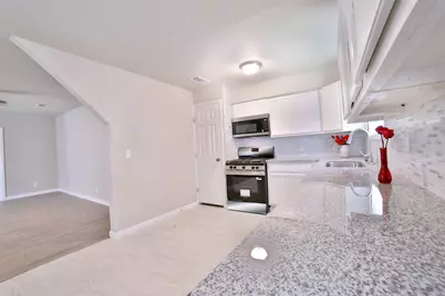 9409 Kentshire Drive, Houston, TX 77078 - Photo 6