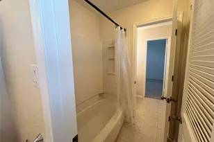 1007 Stoneleigh Ct, Tomball, TX 77375 - Photo 6