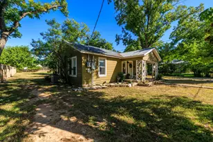 508 N Edison St, Fredericksburg, TX 78624 - Photo 26
