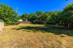 508 N Edison St, Fredericksburg, TX 78624 - Photo 30