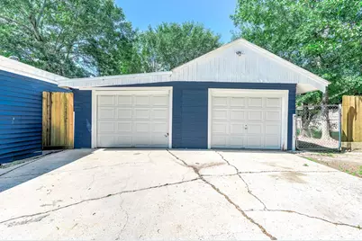 611 N Pruett Street #B, Baytown, TX 77520 - Photo 16