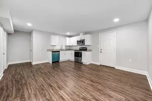 611 N Pruett St, Baytown, TX 77520 - Photo 8