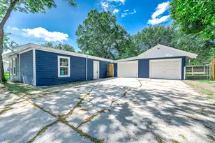 611 N Pruett St, Baytown, TX 77520 - Photo 6