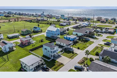 4207 Reeves Drive, Galveston, TX 77554 - Photo 2