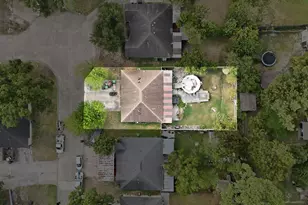 7330 Dearborn St, Houston, TX 77055 - Photo 2
