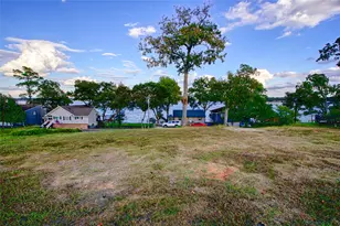 528 Indian Hill Blvd, Livingston, TX 77351 - Photo 2