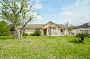 4819 Lingonberry St, Houston, TX 77033 - Photo 2