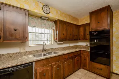 4819 Lingonberry Street, Houston, TX 77033 - Photo 10