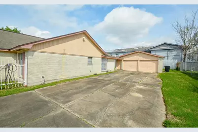 4819 Lingonberry Street, Houston, TX 77033 - Photo 18