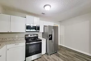 5606 Willow Glen Dr, Houston, TX 77033 - Photo 20