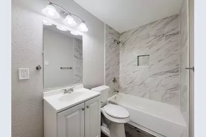 5606 Willow Glen Drive, Houston, TX 77033 - Photo 10