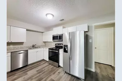 5606 Willow Glen Drive, Houston, TX 77033 - Photo 14
