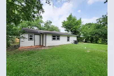 5606 Willow Glen Drive, Houston, TX 77033 - Photo 28