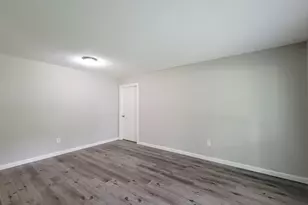 5606 Willow Glen Dr, Houston, TX 77033 - Photo 6