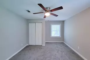 5606 Willow Glen Dr, Houston, TX 77033 - Photo 22