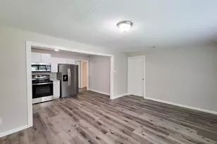 5606 Willow Glen Dr, Houston, TX 77033 - Photo 18