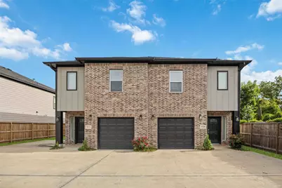 5023 Mallow Street #A/B, Houston, TX 77033 - Photo 2