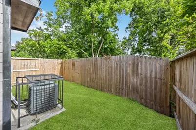 5023 Mallow Street #A/B, Houston, TX 77033 - Photo 24