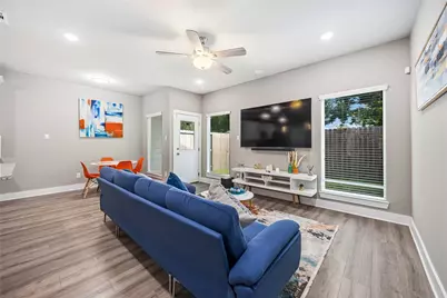 5023 Mallow Street #A/B, Houston, TX 77033 - Photo 4