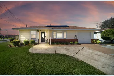 28 Manor Way, Galveston, TX 77550 - Photo 1