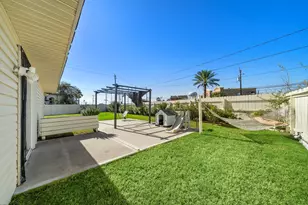 28 Manor Way, Galveston, TX 77550 - Photo 4