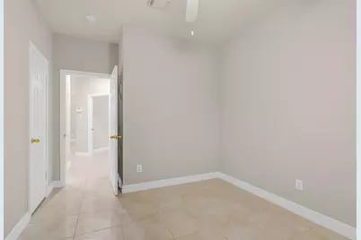 13839 Placid Brook Court, Houston, TX 77059 - Photo 24