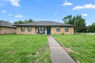 8215 Braes River Dr, Houston, TX 77074 - Photo 2