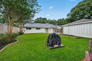 5006 Creekbend Dr, Houston, TX 77035 - Photo 32
