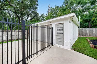 5006 Creekbend Drive, Houston, TX 77035 - Photo 38