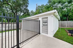 5006 Creekbend Dr, Houston, TX 77035 - Photo 38