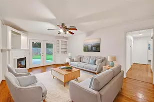 5006 Creekbend Dr, Houston, TX 77035 - Photo 10
