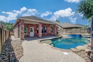 18314 N Elizabeth Shore Loop, Cypress, TX 77433 - Photo 20