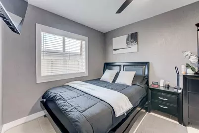 905 E Fayle Street, Baytown, TX 77520 - Photo 16