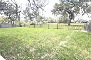 236 Woodhaven Dr, West Columbia, TX 77486 - Photo 4