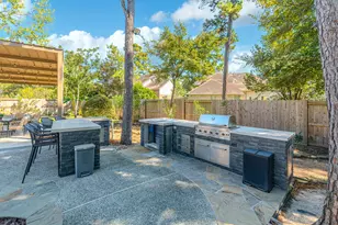 2 Graylin Woods Pl, The Woodlands, TX 77382 - Photo 36