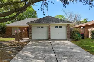 2205 Buchanan Dr, Baytown, TX 77520 - Photo 1