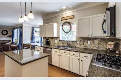 4702 Torrington Court, Sugar Land, TX 77479 - Photo 8