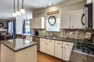 4702 Torrington Ct, Sugar Land, TX 77479 - Photo 8