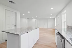 4607 Englewood St, Houston, TX 77026 - Photo 10