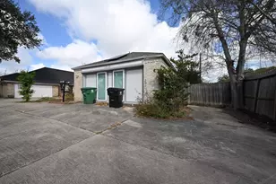 13102 Richmond Ave, Houston, TX 77082 - Photo 10