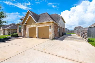 9611 Indian Trail, Mont Belvieu, TX 77523 - Photo 2