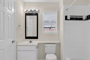 5326 Hanneck Valley Ln, Katy, TX 77450 - Photo 26