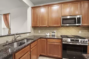 16918 Cherokee Lake Ln, Houston, TX 77044 - Photo 6