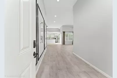 7810 Poitiers Drive, Houston, TX 77071 - Photo 2