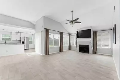 7810 Poitiers Drive, Houston, TX 77071 - Photo 6