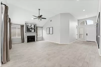 7810 Poitiers Drive, Houston, TX 77071 - Photo 4