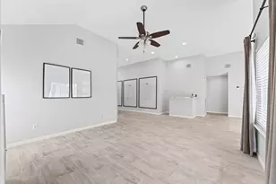 7810 Poitiers Dr, Houston, TX 77071 - Photo 8