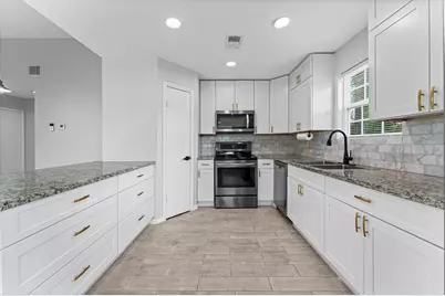 7810 Poitiers Drive, Houston, TX 77071 - Photo 10